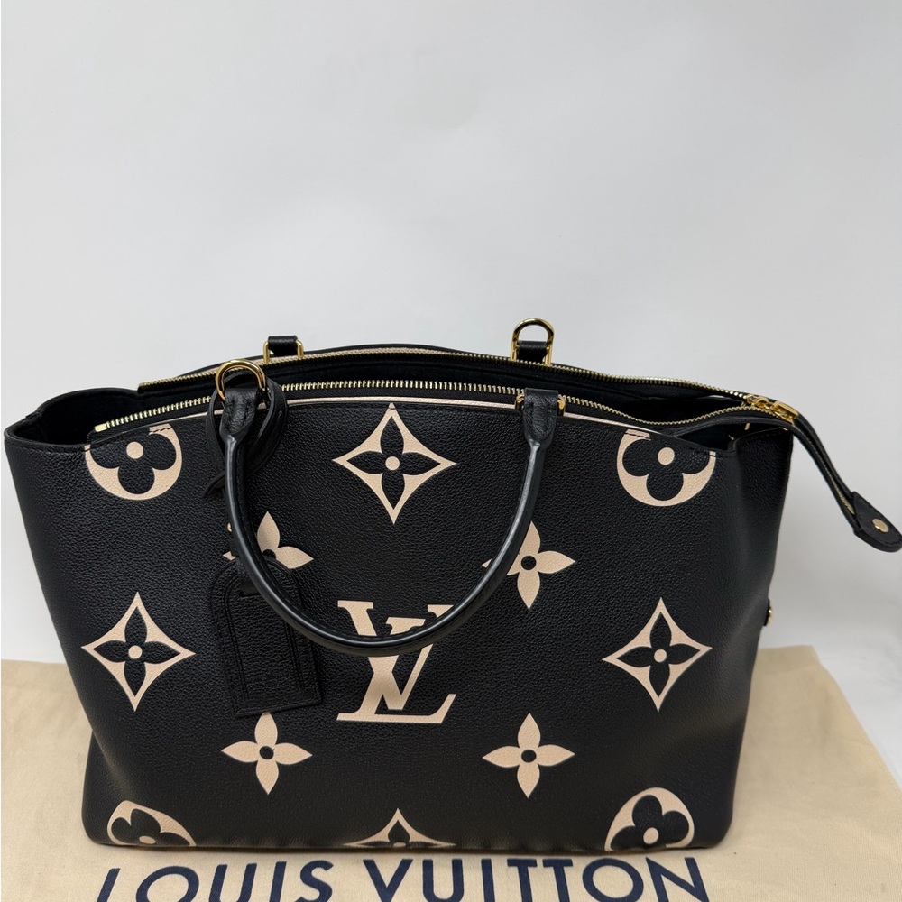 Louis Vuitton Grand Palais Black and Cream Tote